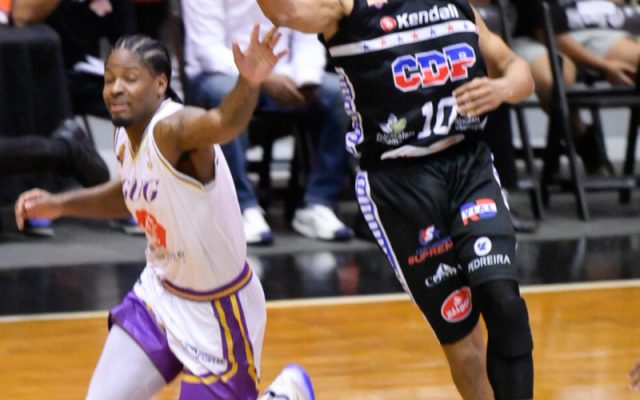 CDP aplasta al GUG y se coloca a un paso semifinal en Santiago