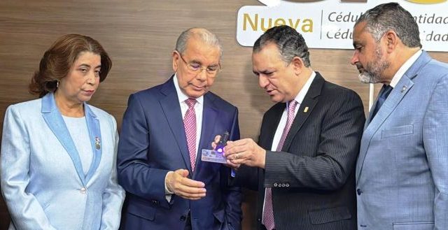 Danilo Medina llama ciudadanía acudir masivamente cedulación