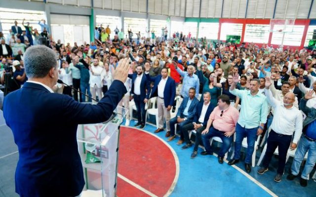 Dirigentes del PLD en Santiago pasan a Partido Fuerza Pueblo