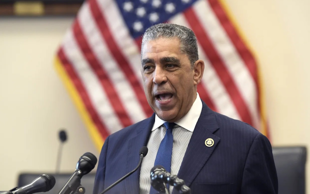 EU: Espaillat recibe ciudadana deportada mientras buscaba atención médica