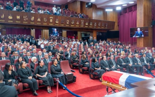 Congreso rinde tributo póstumo a fallecido expresidente Senado