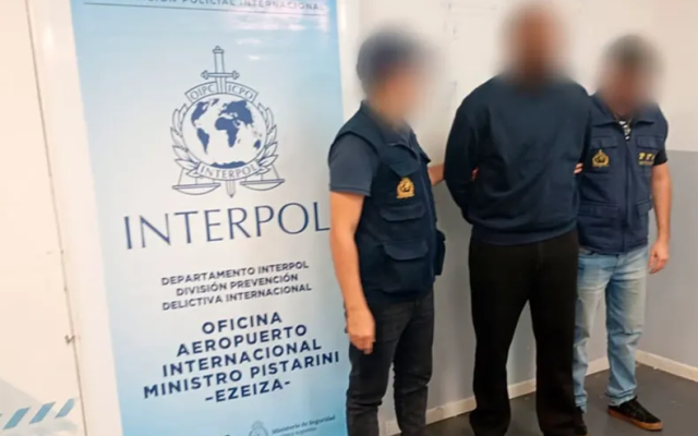 ARGENTINA: Extraditan desde Suiza a dominicano acusado de reclutar «mulas»