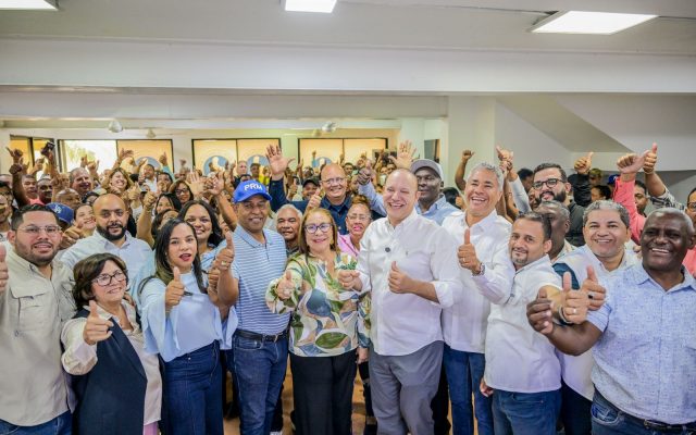 Reynoso formaliza aspiración a Presidencia Municipal PRM