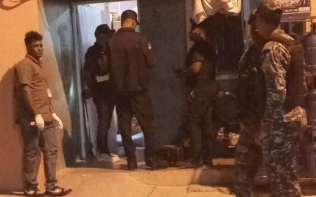 Agente policial mata a balazos a joven por vídeo con su expareja