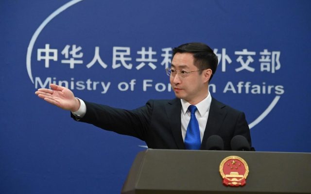 China pide a EEUU «aprovechar las oportunidades para la paz»