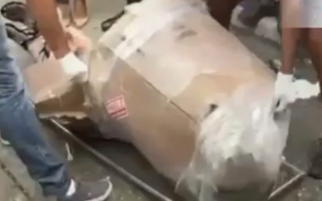 Hallan cadáver de mujer en caja de cartón barrio San Cristóbal