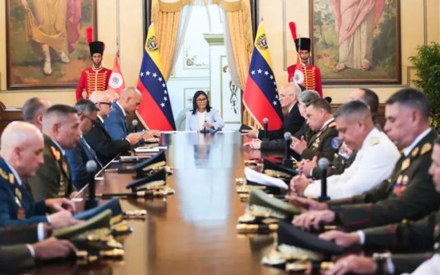 VENEZUELA: Presidenta hace más cambios en el Mando Militar