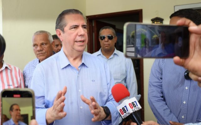 Demanda explicación respecto a puerto satelital en Pedernales