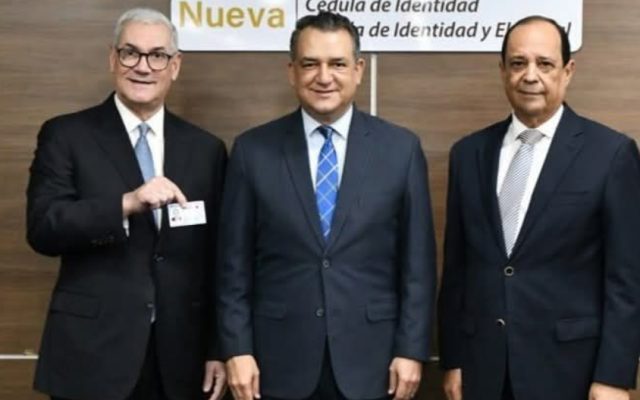 Gonzalo recibe su nueva cédula y valora proceso como positivo