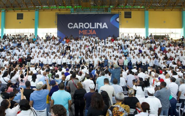 Carolina pide a dominicanos no volver al pasado; recibe apoyo