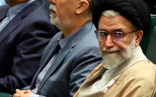 Israel dice asesinó ministro de Inteligencia iraní, Ismail Jatib