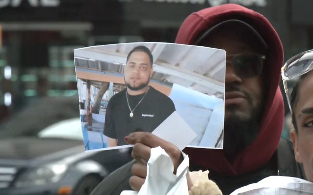 NY: Repartidores comida lamentan muerte de dominicano
