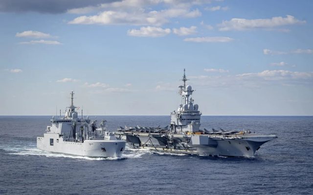 Francia moviliza cazas en Golfo y barcos en el mar Mediterráneo