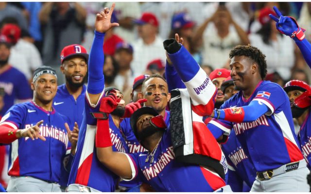 RD gana duelo a Venezuela y avanza invicto Clásico Mundial