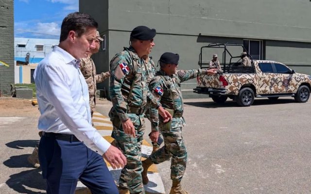 Senador EU visita frontera, dice RD es «mejor amigo» de su país