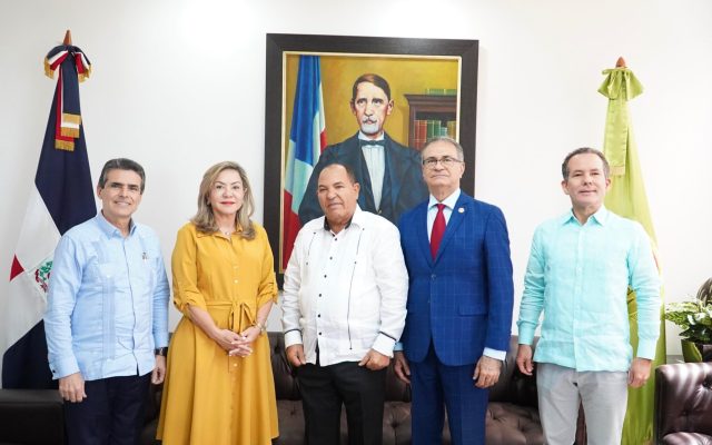 Cónsul RD en Puerto Rico visita Tribunal Superior Electoral