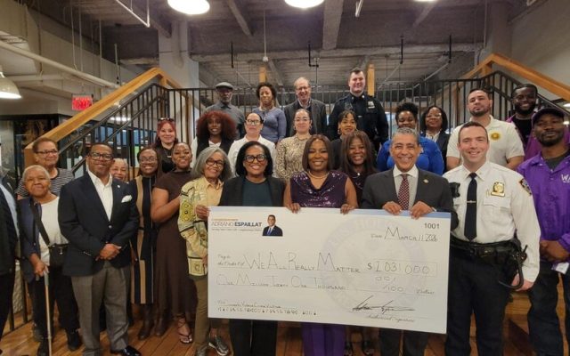 Espaillat anuncia fondos para víctimas de violencia doméstica