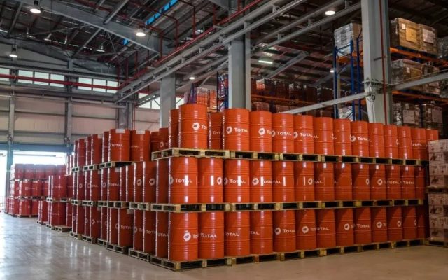 Petróleo retoma senda alcista; vuelve a superar los 100 dólares