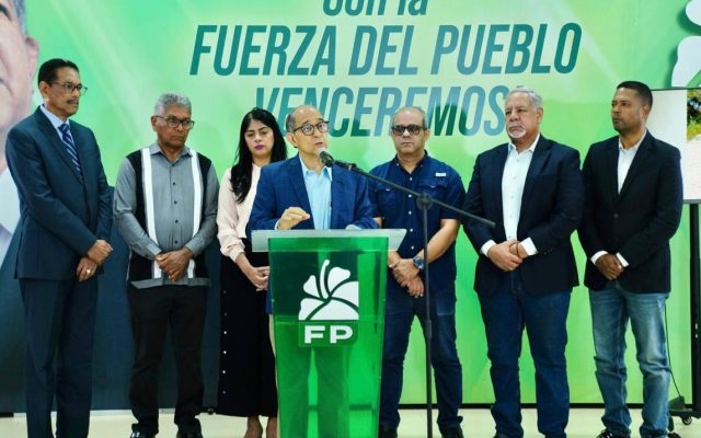 FP acusa a Abinader inflar cifras y presentar obras inconclusas