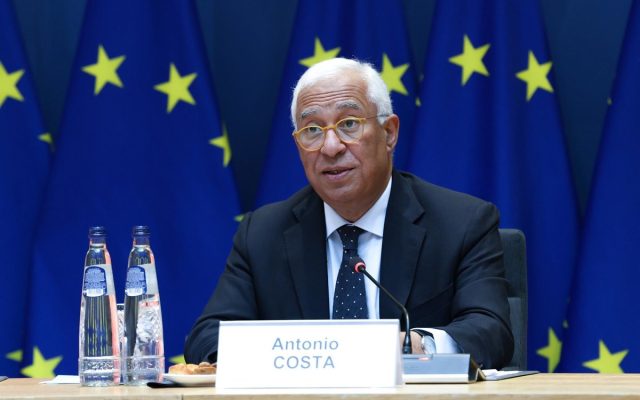 La UE critica que Trump levante las sanciones al petróleo ruso