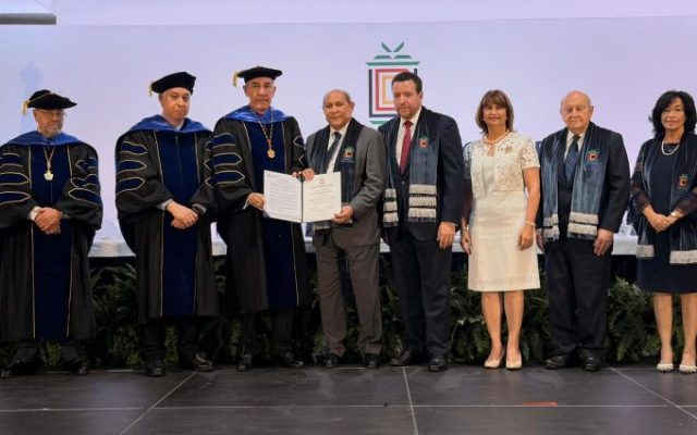 UNICARIBE otorga título de Dr. honoris causa a García Fermín