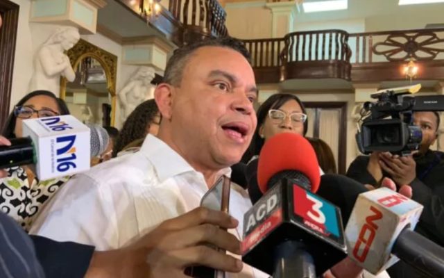 El Director del SNS cuestiona paros enfermeras dominicanas