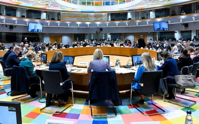 La UE descarta enviar fragatas para reabrir estrecho de Ormuz