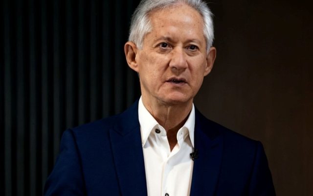 Ng Cortiñas ve el país no está preparado asumir alza petróleo