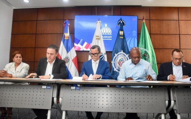 Firman pacto el Sindicato y la Autoridad Portuaria de la RD