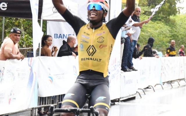 Wilmar Paredes a las puertas de ganar la Vuelta Independencia