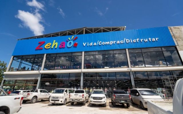 Ministerio de Vivienda cierra una plaza comercial en Las Terrenas