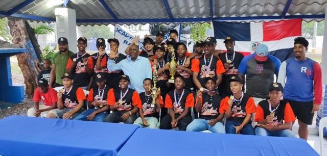 Academia Béisbol Rafael Báez se corona Beisbol U-14 y U-16