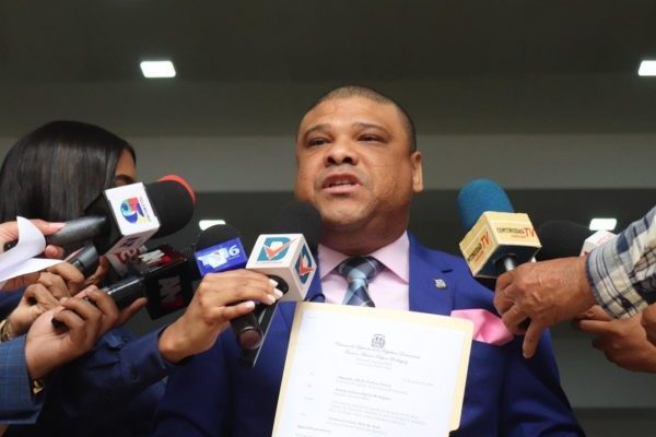 Diputado PRD somete proyecto para mejorar drenaje pluvial SD