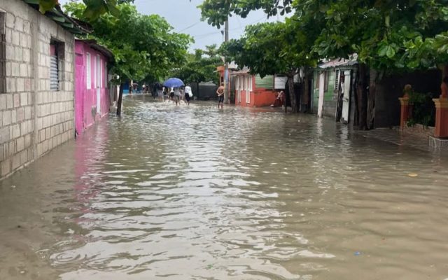 Cuatro muertos y 30,500 desplazados por lluvias en RD
