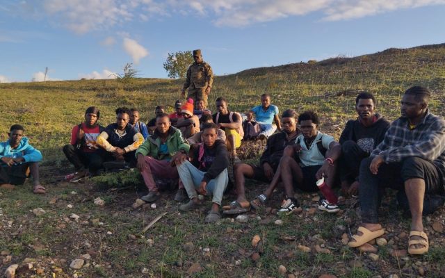 Montecristi: Ejército RD detiene a 69 haitianos indocumentados