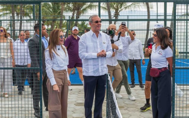 Luis Abinader y Carolina Mejía inauguran Malecón Deportivo