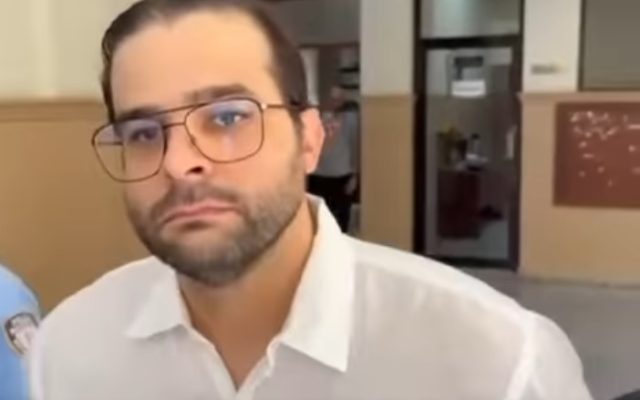 Arrestan a jurista acusado de encabezar red falsificaba títulos