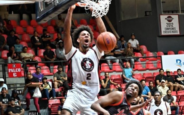 Los Gigantes derrotan a los Leones en serie regular de LNB