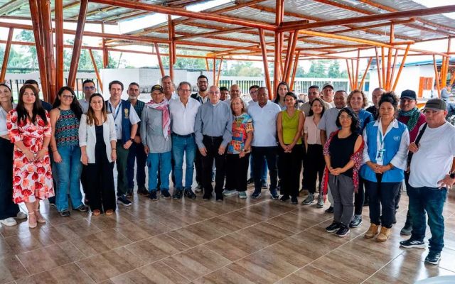 COLOMBIA: Gobierno y grupo armado retoman diálogo de paz