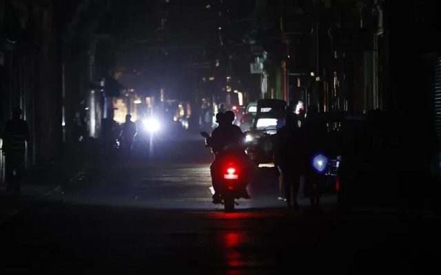 Los apagones afectaron este viernes al 53 % de isla de Cuba