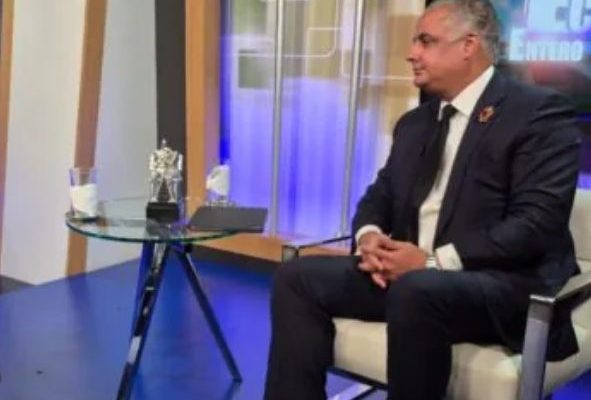 Llevará al TC instancia contra prohibición de candidaturas