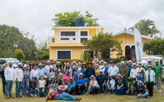 La Influencer Cheryl Victoria abre su finca a empresarios