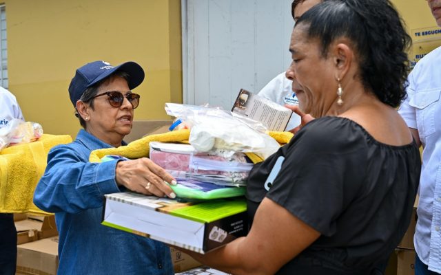 Voluntariado Banreservas asiste a afectados por inundaciones