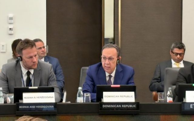 Gobernador de BCRD participa en cita de alto nivel en EE.UU.