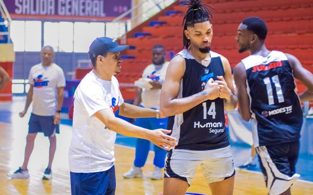 Bautista, Reyes, Rhett y Araujo lideran entrenamientos Titanes