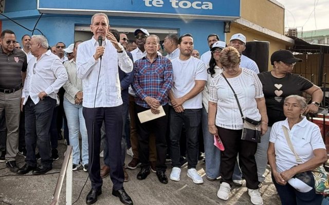 García Fermín tilda de positivo llamado consultas de Abinader