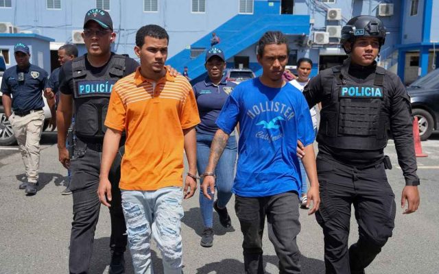 Se entregan a PN dos habrían participado en asesinato mayor