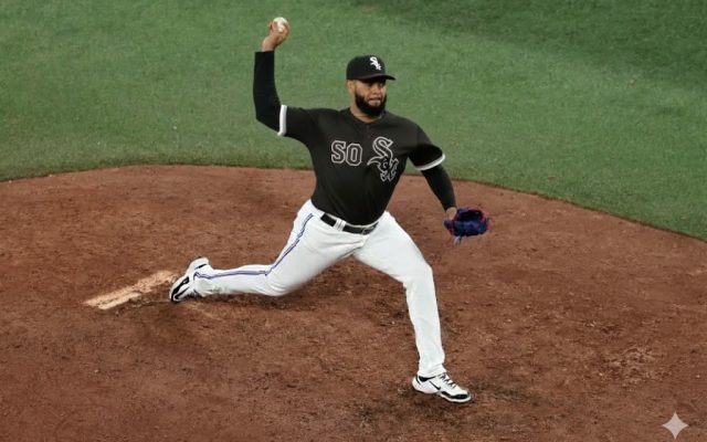 Pitcher dominicano Domínguez impulsa triunfo Medias Blancas