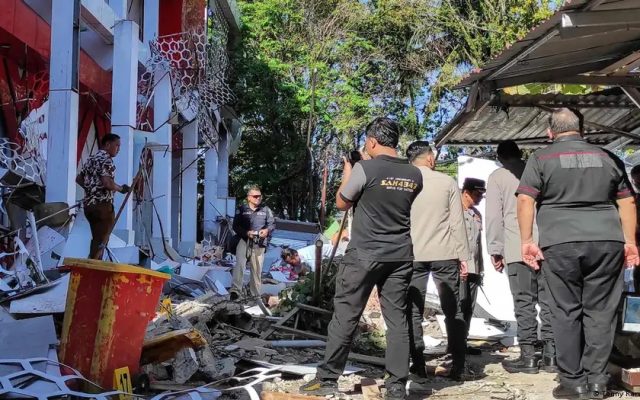 Levantan alerta tsunami tras terremoto 7,4 en Indonesia