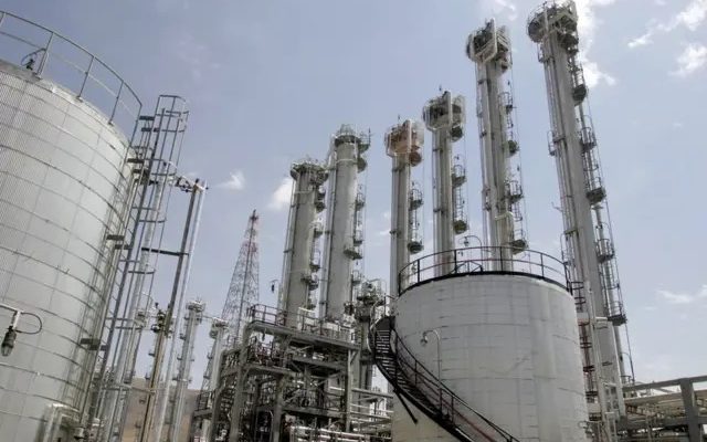 EEUU pide a Irán suspender el enriquecimiento uranio 20 años